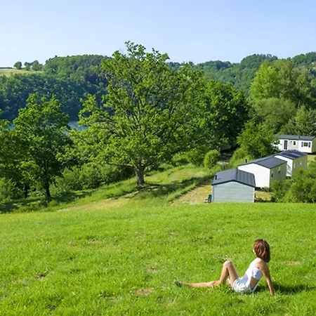 Domaine Residentiel De Plein Air Les Tours אתר קמפינג