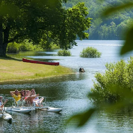 אתר קמפינג Domaine Residentiel De Plein Air Les Tours Entraygues-sur-Truyère